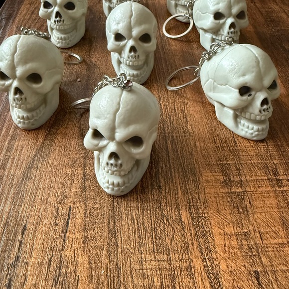 Skull Keychain Set - Picture 5 of 5